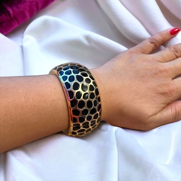Macy’s Black And Gold Animal Print Thick Clamper Hinged Bangle NWT - Picture 6 of 6